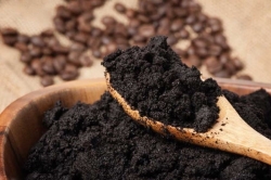 BÃ CÀ PHÊ LÀ GÌ? 10 CÔNG DỤNG BẤT NGỜ CỦA BÃ CAFE-8